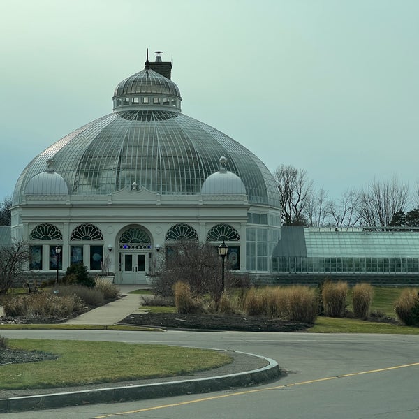 รูปภาพถ่ายที่ Buffalo &amp; Erie County Botanical Gardens โดย Geo L. เมื่อ 3/21/2022