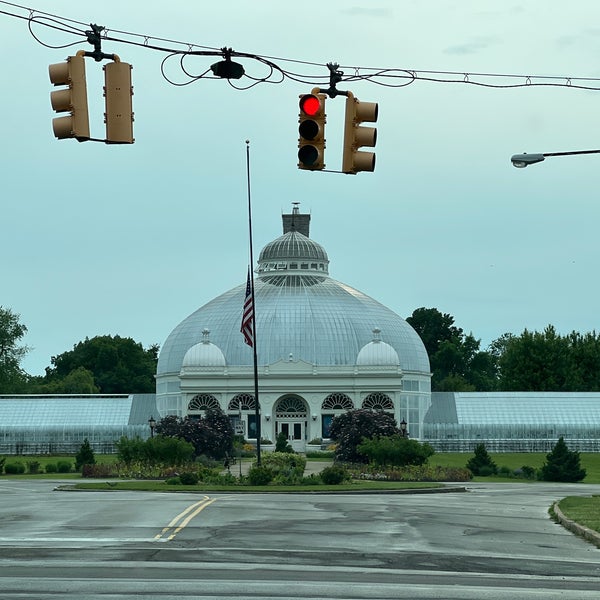 รูปภาพถ่ายที่ Buffalo &amp; Erie County Botanical Gardens โดย Geo L. เมื่อ 6/6/2022
