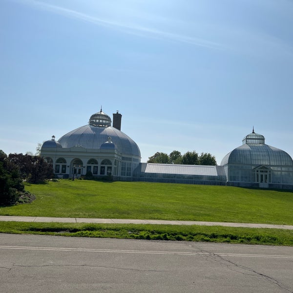 Foto scattata a Buffalo &amp; Erie County Botanical Gardens da Geo L. il 5/19/2022
