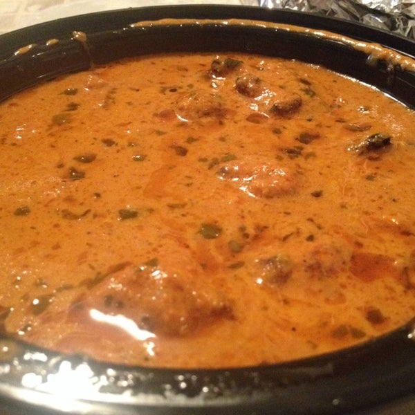 Foto diambil di Chola Eclectic Indian Cuisine oleh ZenFoodster pada 2/16/2014