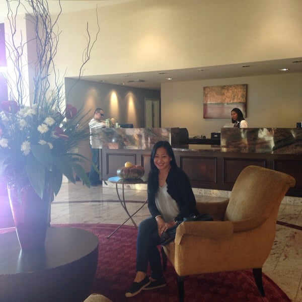 Das Foto wurde bei The Grand Hotel von Jen M. am 11/17/2013 aufgenommen