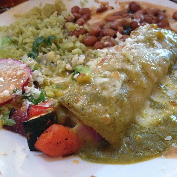Foto diambil di Mexicali Grill oleh Lotusstone pada 1/15/2013