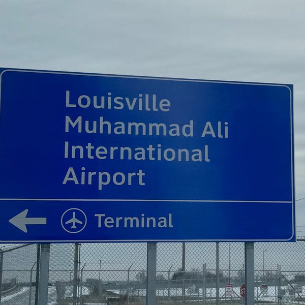 Foto scattata a Louisville Muhammad Ali International Airport (SDF) da Drake A. il 1/15/2024