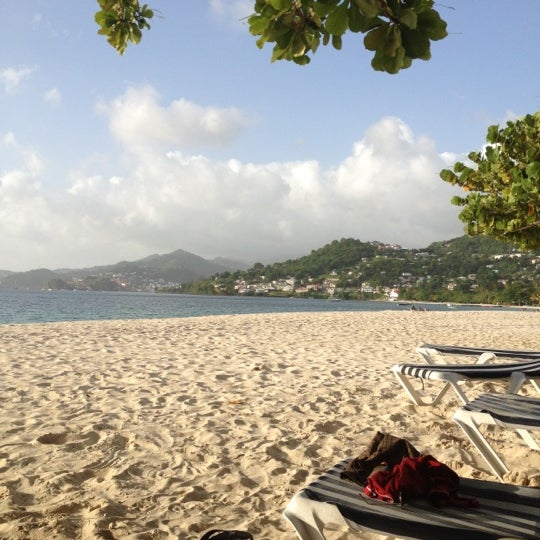 Photo prise au Radisson Grenada Beach Resort par Noira S. le6/11/2012