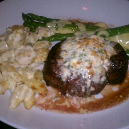 Снимок сделан в Sullivan&#39;s Steakhouse пользователем David B. 2/12/2012