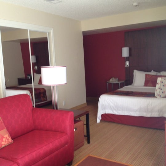 Photo taken at Residence Inn Sunnyvale Silicon Valley I by Jacqueline L. on 8/25/2012
