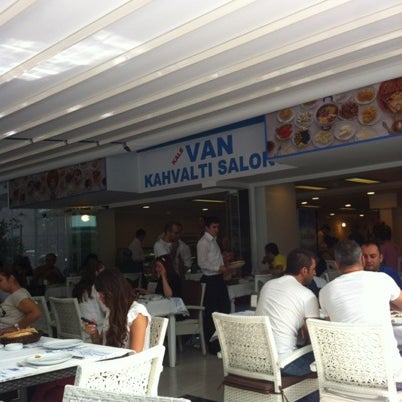 Photo taken at d&#39;Van Kahvaltı Sofrası by Ahmet Melik O. on 9/16/2012