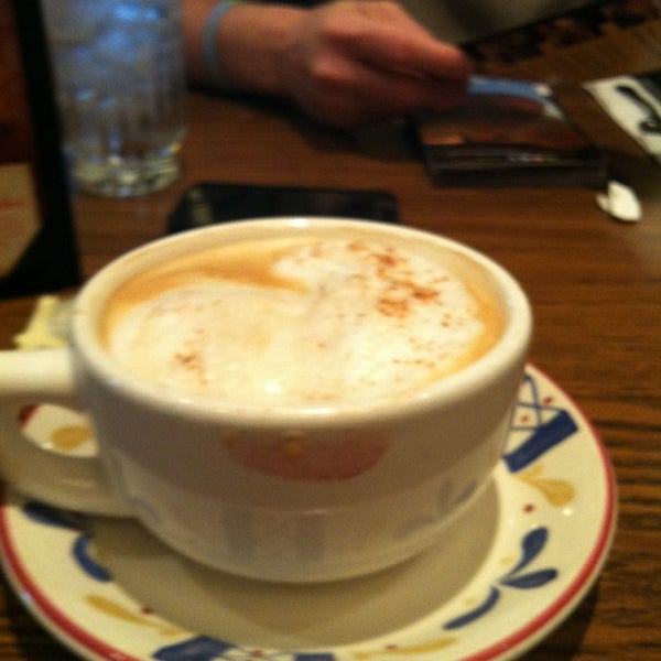 Photo taken at Mimi&#39;s Cafe by Mary L. on 3/9/2013