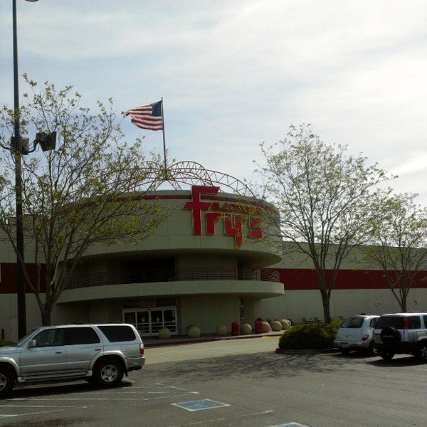 Fry's Electronics (Now Closed) North Sacramento 36 tips from 2591