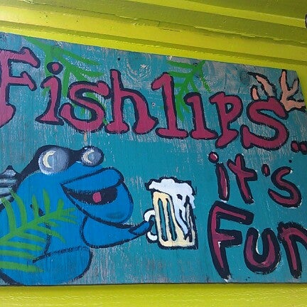 9/23/2012 tarihinde Elissa C.ziyaretçi tarafından Fishlips Waterfront Bar &...