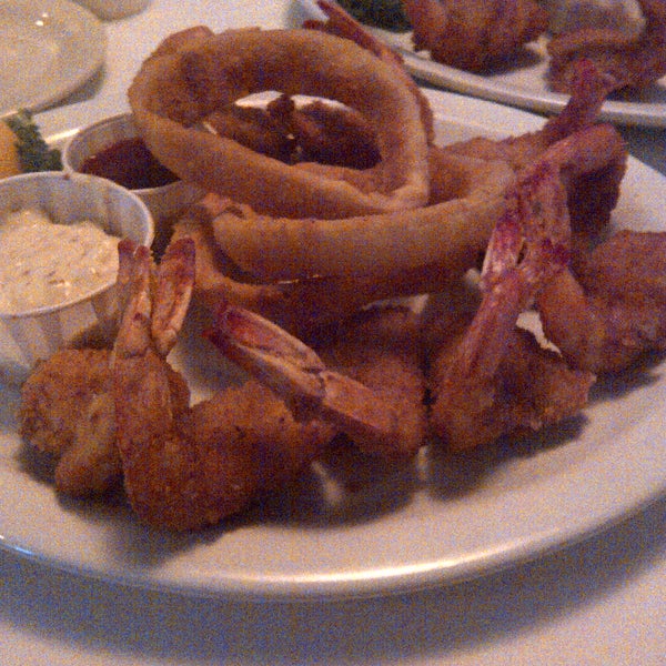 Photo prise au Christie&#39;s Seafood &amp; Steaks par Ed Q. le9/16/2012
