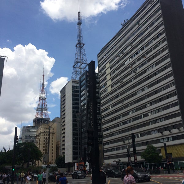 รูปภาพถ่ายที่ Avenida Paulista โดย Renan R. เมื่อ 1/6/2017