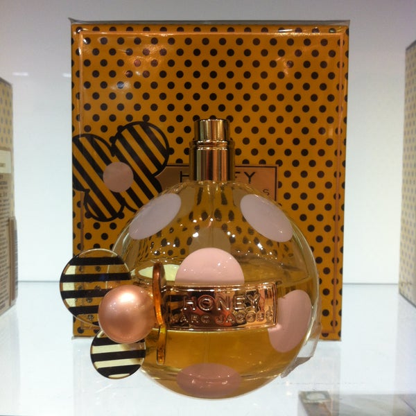 Honey by Marc Jacobs é o perfume que vai te levar ao infinito! Para mulheres que gostam de destaque... Tem na Fragrance Perfumaria, venha conferir agora!....