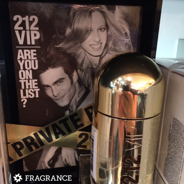 O perfume 212 VIP destaca você em todos os lugares... Tem na Fragrance Perfumaria!.!.!