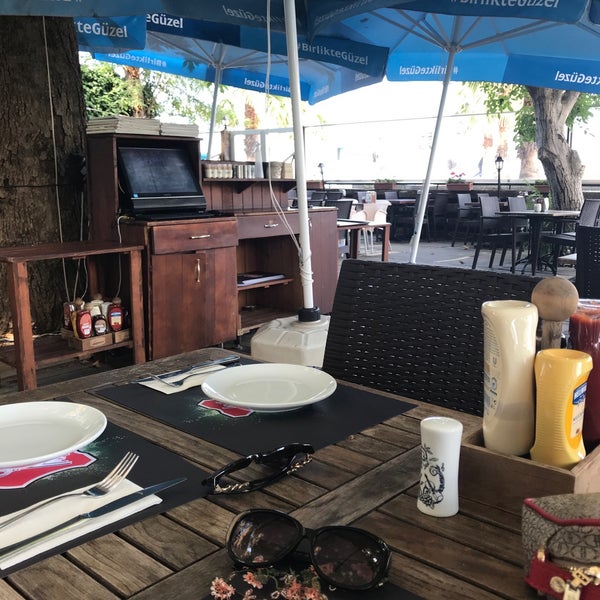 Foto tirada no(a) Karaca Cafe &amp; Restaurant por 🌷Samo🌷 . em 7/18/2019