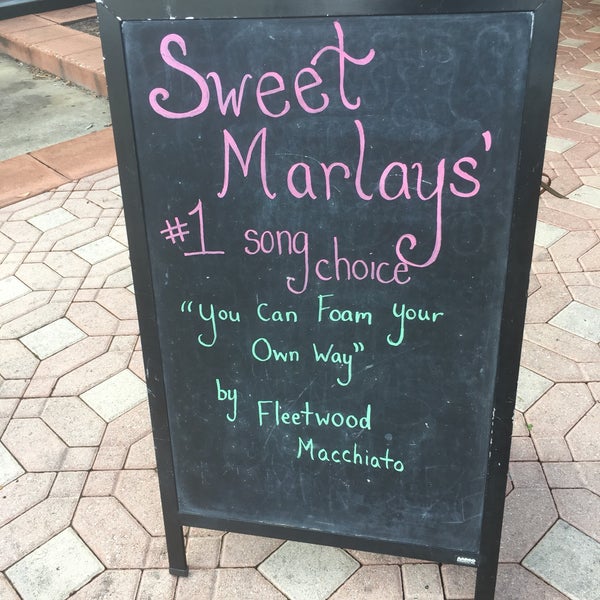 Снимок сделан в Sweet Marlays&#39; Coffee пользователем Consuelo🦋 1/11/2018