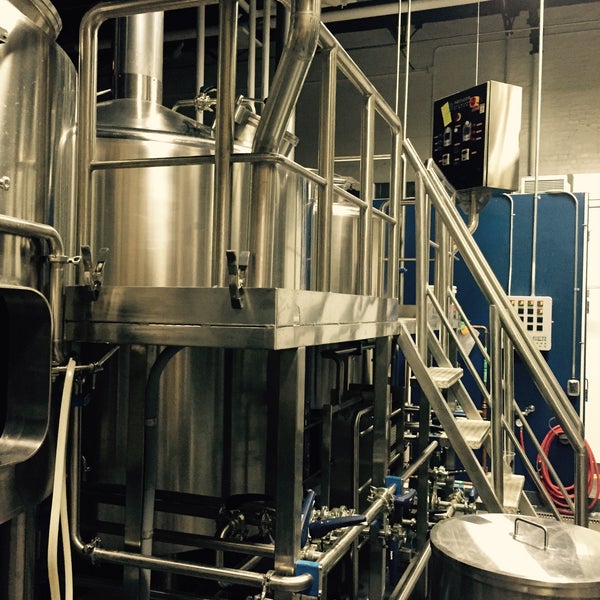 Foto tirada no(a) Brenner Brewing Co. por Jim A. em 12/30/2014