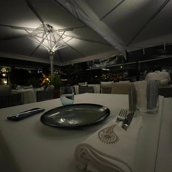 Foto tirada no(a) Dubb Indian Bosphorus Restaurant por D em 9/5/2022