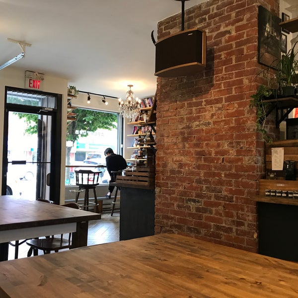 7/22/2017 tarihinde Najla N.ziyaretçi tarafından Aperture Coffee Bar'de çekilen fotoğraf