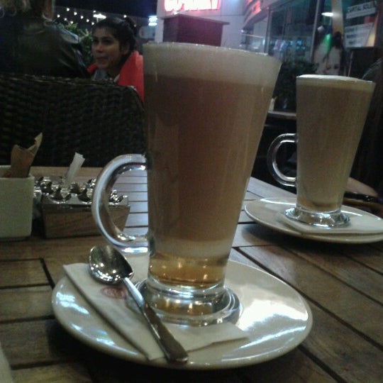 11/11/2012 tarihinde Ebru O.ziyaretçi tarafından Douwe Egberts Coffee &amp; Restaurant'de çekilen fotoğraf