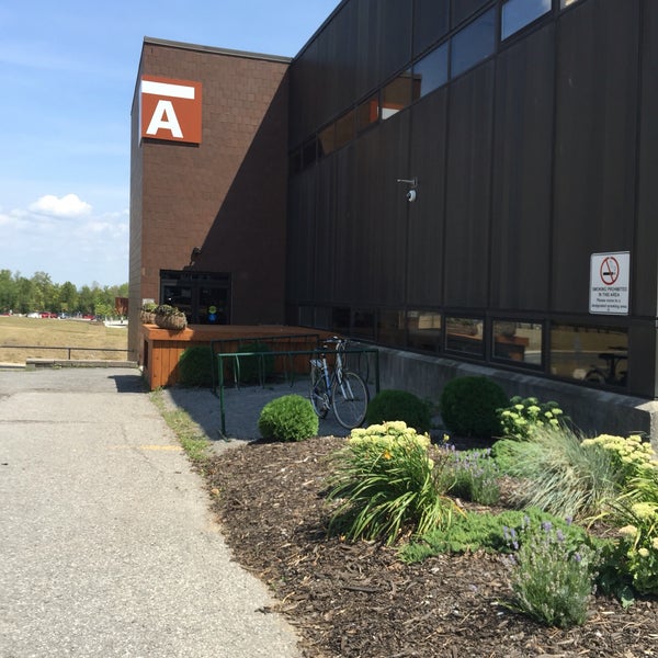 Макет дрейтон в англии. Дрейтон валли город канада. Прогресс логотип. Центр сэр. Bouygues construction, франция.