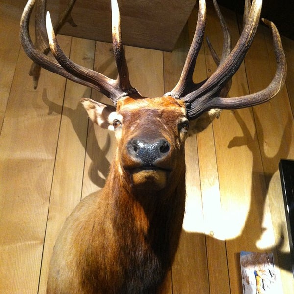 Oak Tree Bar Bar in Newhall