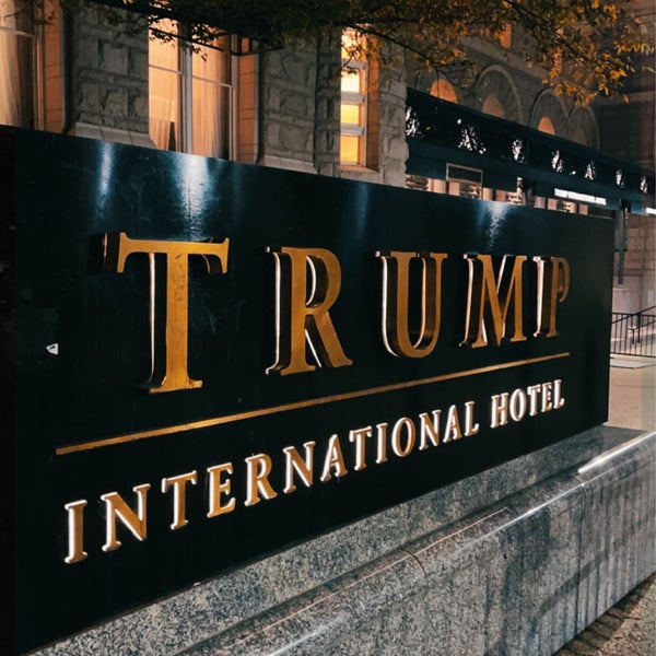 Das Foto wurde bei Trump International Hotel Washington D.C. von Faris am 11/4/2021 aufgenommen