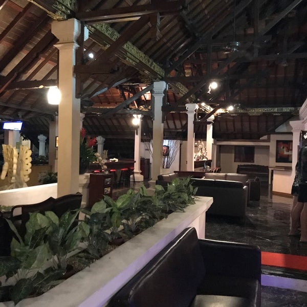 Photo taken at Bounty Hotel Bali by GZ👣 on 3/18/2019