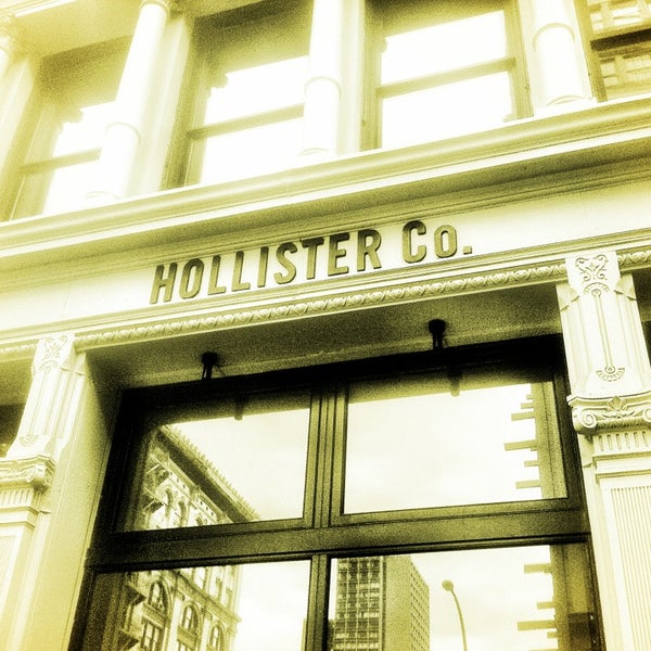 Hollister Co. - SoHo - 5895人の訪問者 