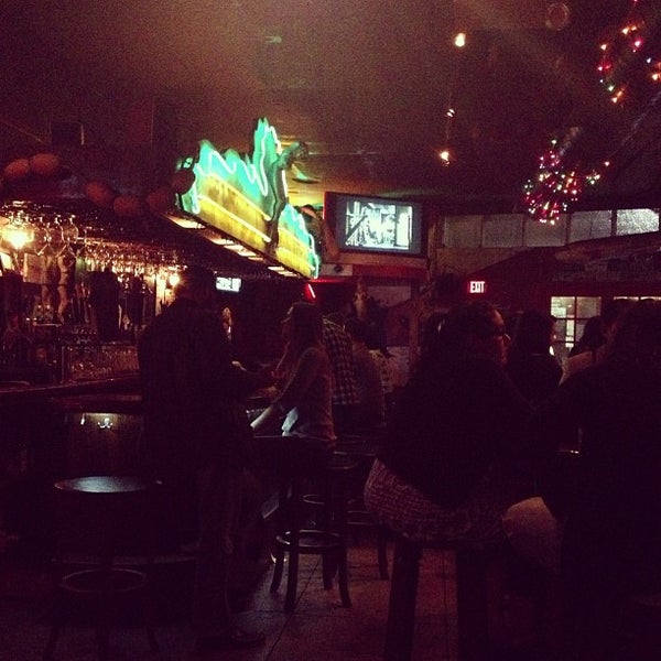 Foto scattata a Little Bar da Chelsea il 10/12/2012