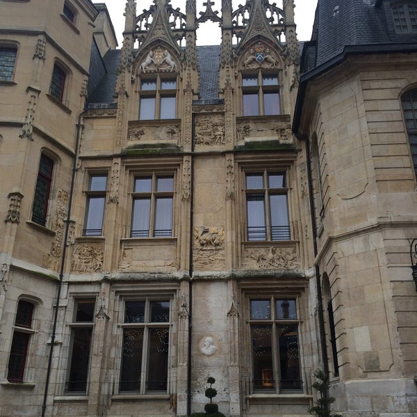 Foto scattata a Hôtel de Bourgtheroulde (Autograph Collection) da Roman E. il 1/6/2015
