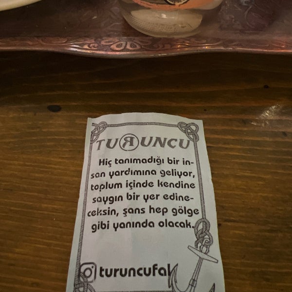 Das Foto wurde bei Turuncu Cafe Pub von ESMER am 11/30/2022 aufgenommen