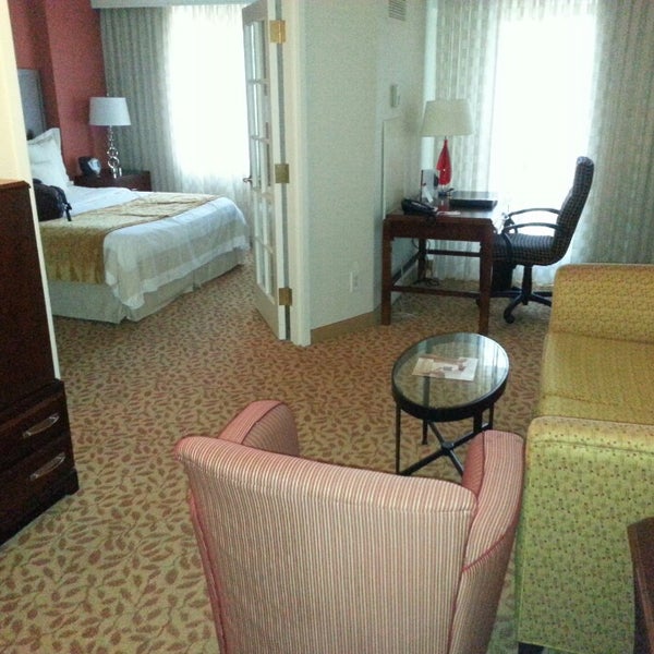 7/19/2013にJames E.がEmbassy Suites by Hilton Bethesda Washington DCで撮った写真