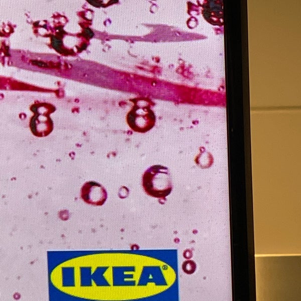 รูปภาพถ่ายที่ IKEA Restaurant โดย Martine V. เมื่อ 9/24/2022
