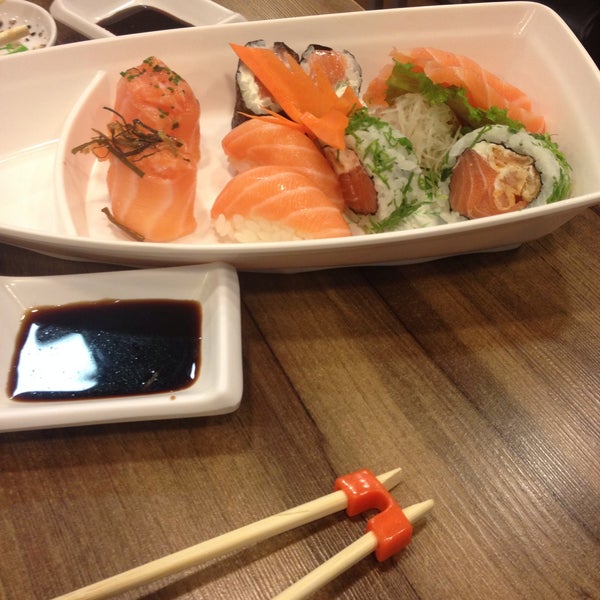Foto scattata a Sushi Seninha da Maisa F. il 9/16/2015