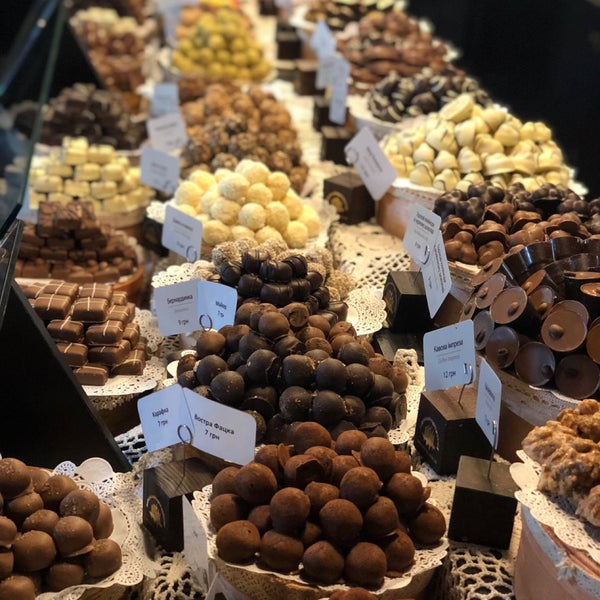 Foto diambil di Львівська майстерня шоколаду / Lviv Handmade Chocolate oleh Begum Coskan pada 10/28/2018