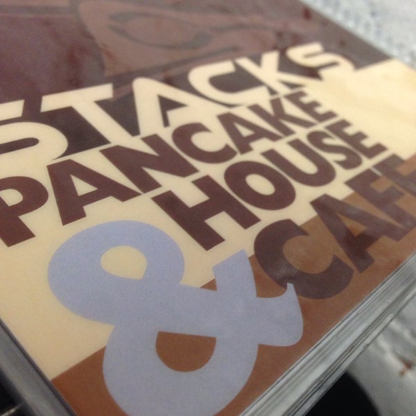 Das Foto wurde bei Stacks Pancake House &amp; Cafe von CalQulated am 3/2/2014 aufgenommen
