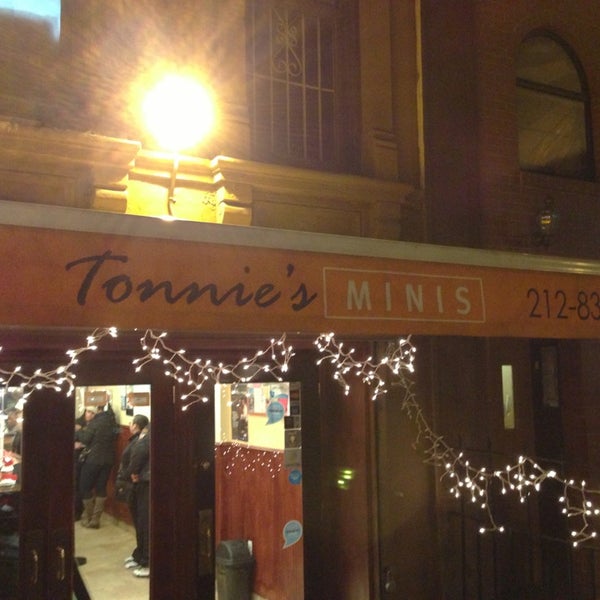 Photo taken at Tonnie&#39;s Minis by CalQulated on 1/19/2013