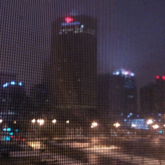 รูปภาพถ่ายที่ Courtyard Indianapolis at the Capitol โดย Irene H. เมื่อ 1/1/2013