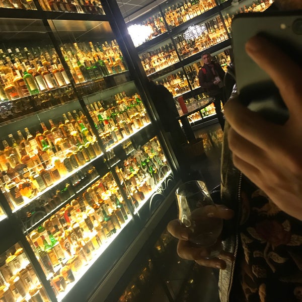 Das Foto wurde bei The Scotch Whisky Experience von Mehmet M. am 12/5/2019 aufgenommen