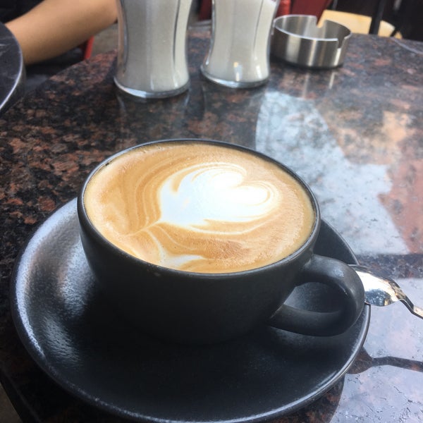 11/4/2018 tarihinde Ezgi S.ziyaretçi tarafından More Coffee &amp; Tea'de çekilen fotoğraf