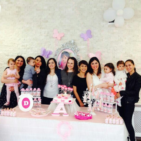 Foto scattata a balliduu parti ve doğum günü evi da Ayşe A. il 4/27/2014