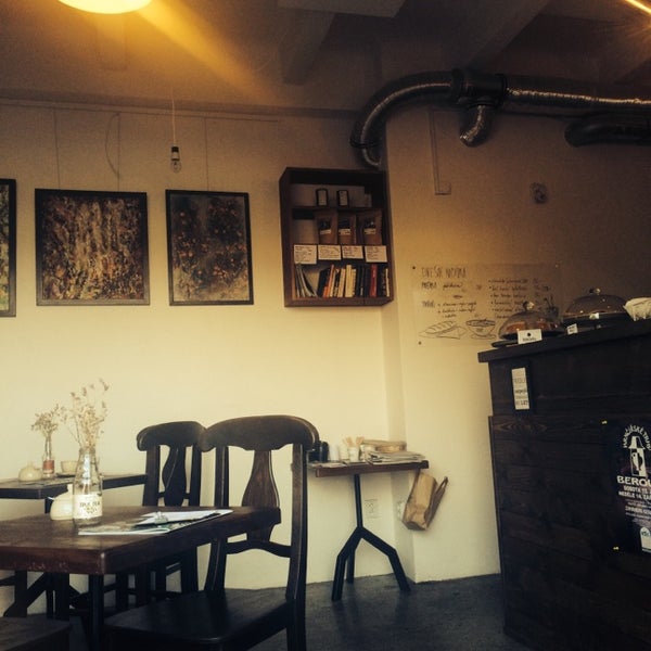 9/8/2014 tarihinde Eliška T.ziyaretçi tarafından Coffee imrvére'de çekilen fotoğraf