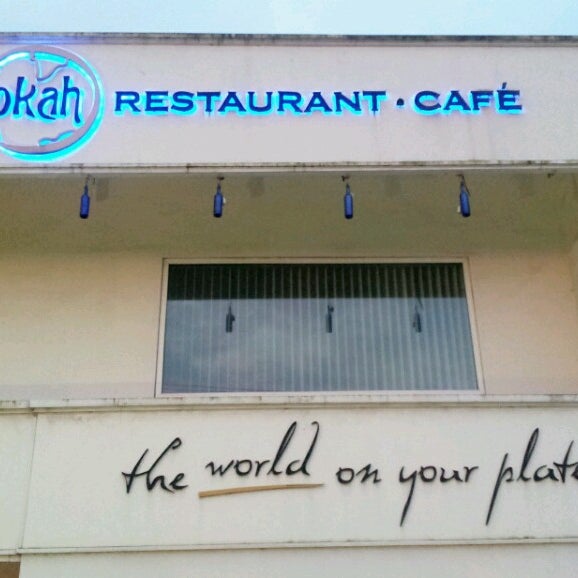 9/29/2013 tarihinde Samanthia M.ziyaretçi tarafından Lokah Restaurant and Café'de çekilen fotoğraf