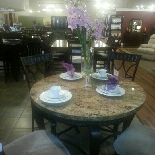 Photos At The Roomplace Castleton Indianapolis In