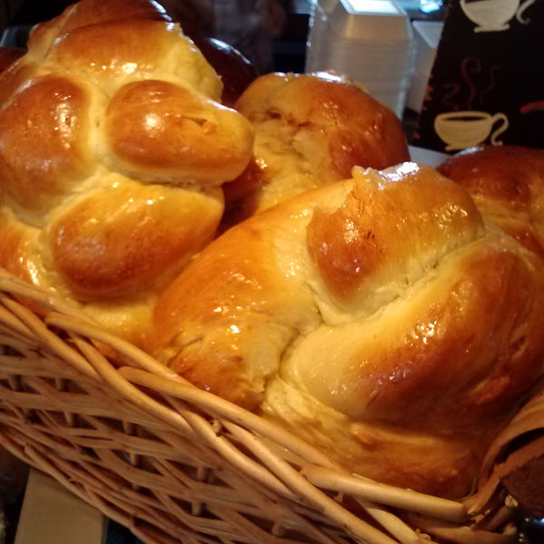 Fresh out of the oven: Apple Raisin Challah loaf