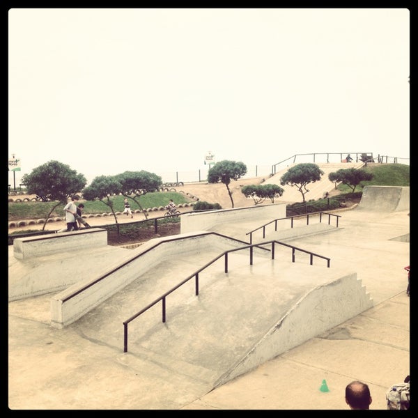 Foto tirada no(a) Skate Park de Miraflores por Alejandro B. em 9/7/2013