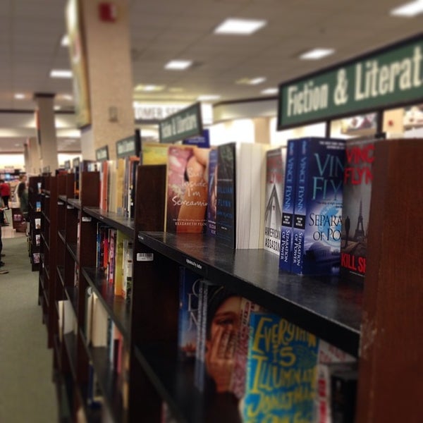 Photos At Barnes Noble Rain Tree 19 Tips