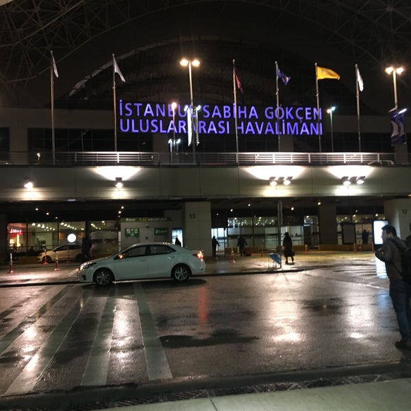 Das Foto wurde bei Flughafen Istanbul-Sabiha Gökçen (SAW) von Anıl Ç. am 12/24/2017 aufgenommen