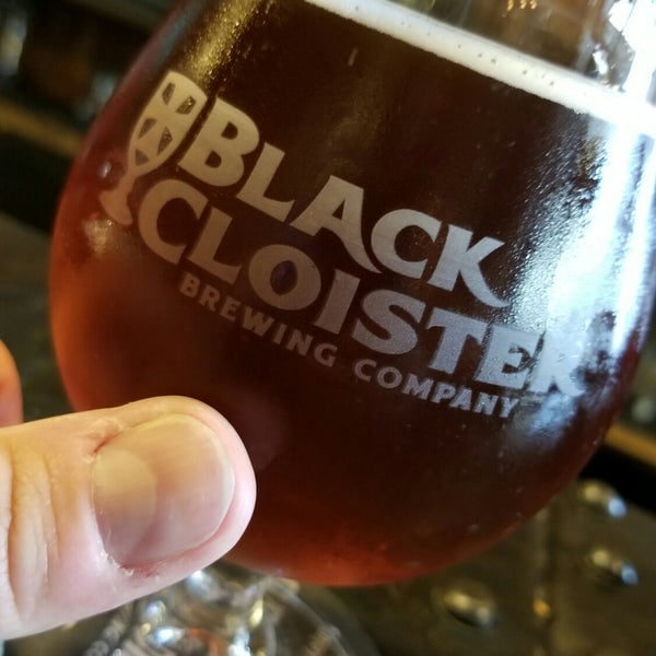 Das Foto wurde bei Black Cloister Brewing Company von Brad X. am 8/10/2018 aufgenommen
